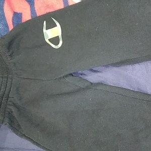 Boys champion joggers size 6
